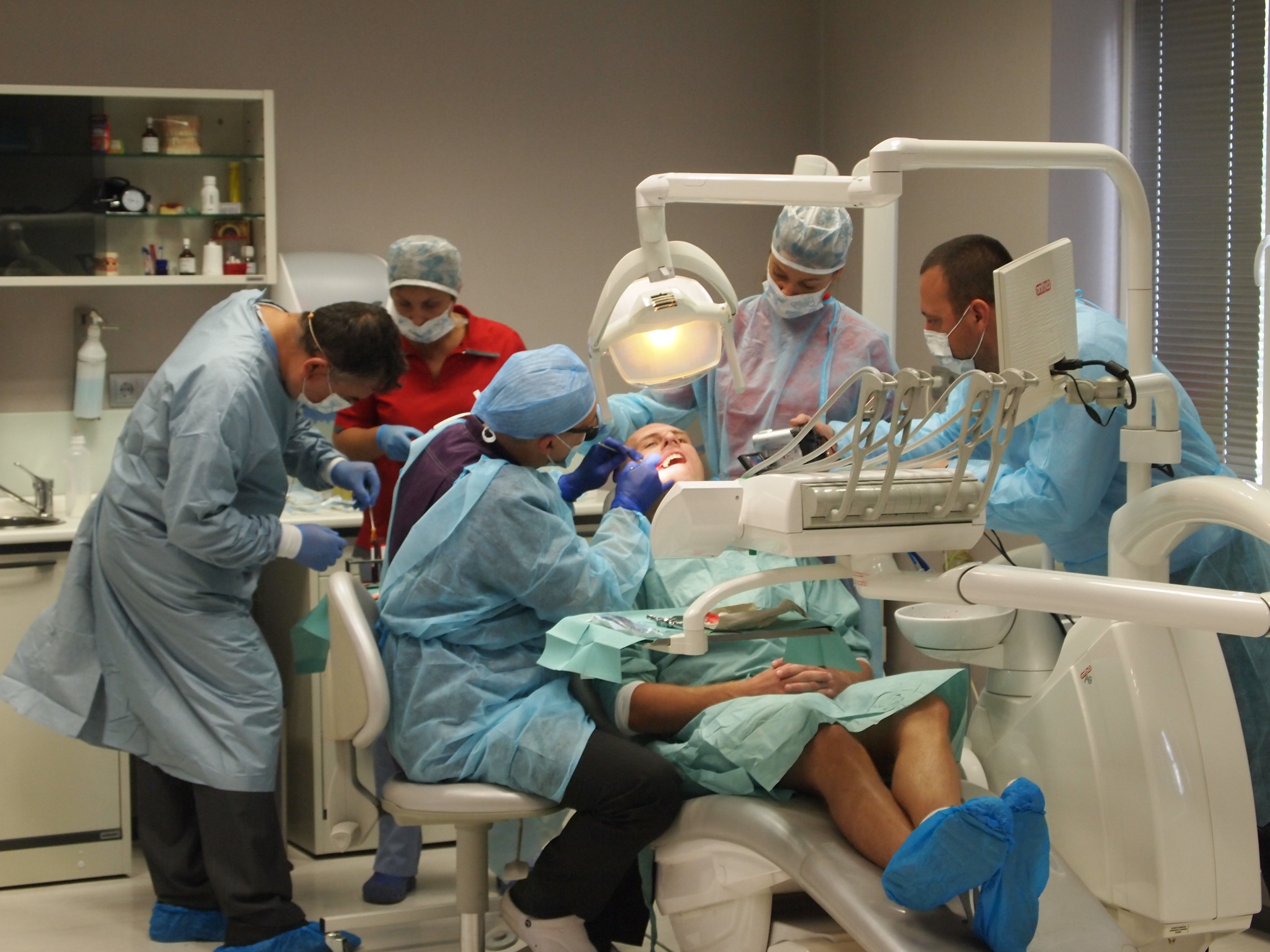 Операция на живо