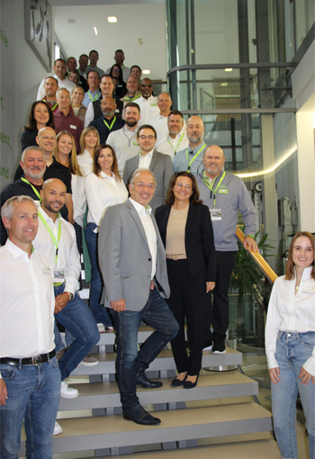 The participants with Peter and Daniela Malata, at the headquarter.