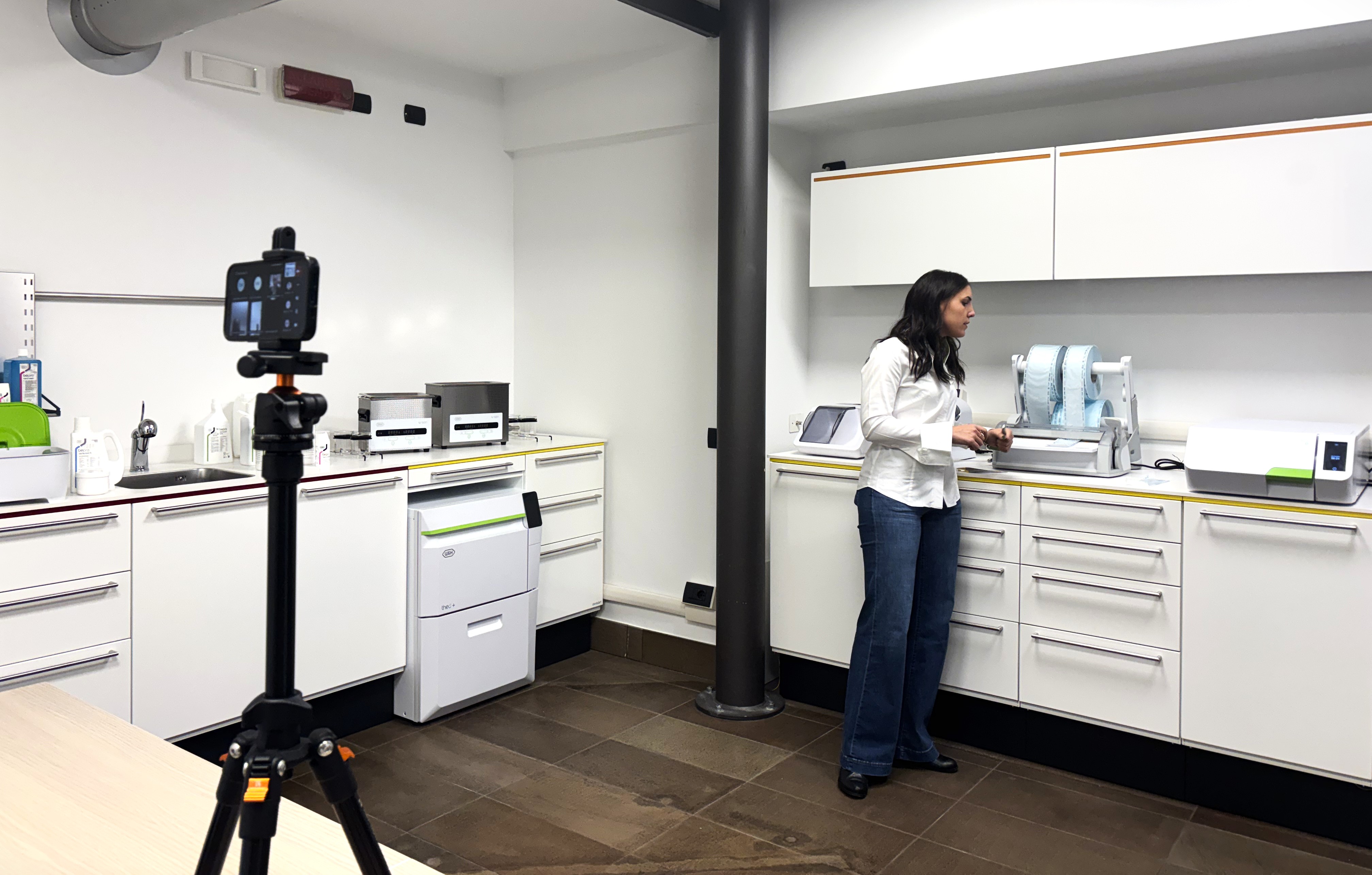 Area reprocessing W&H con dispositivi per pulizia e sterilizzazione