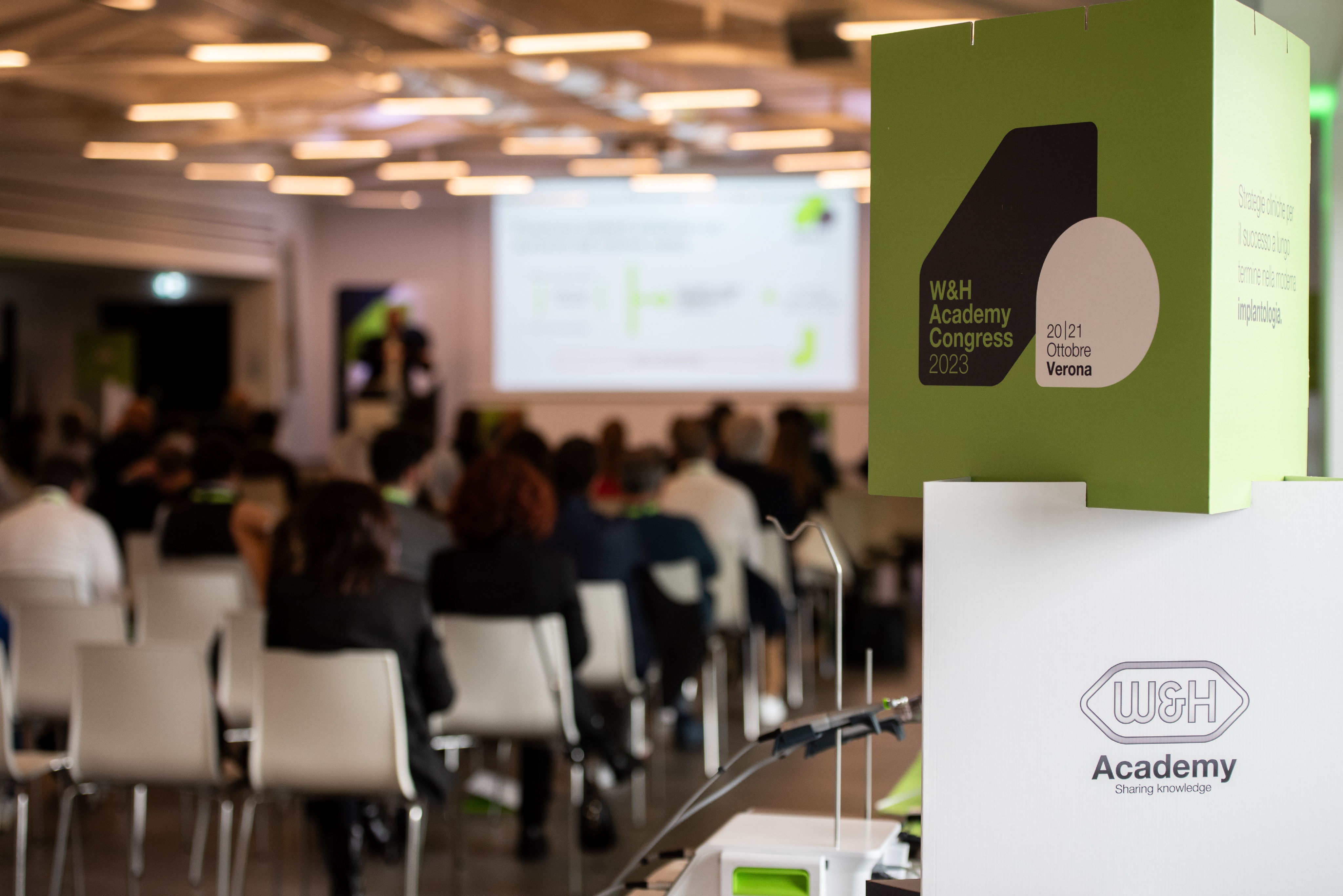 Foto platea primo convegno W&H Academy Congress