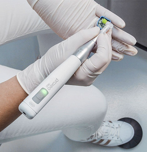 Testina piccola e collo sottile