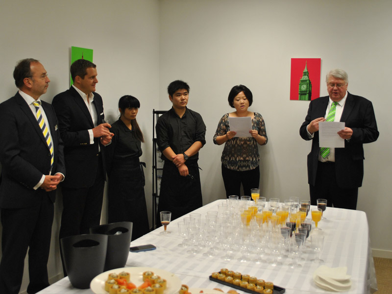 Peter Malata (W&H Managing Director), Peter Witteczek (Dental Tribune), (2 catering staff), Lily Chen and Peter Dorrell (W&H China)