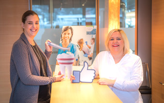 W&H Marketing Director Anita Thallinger (right) talks to Susanne Kreuzhuber, Corporate Communication Manager