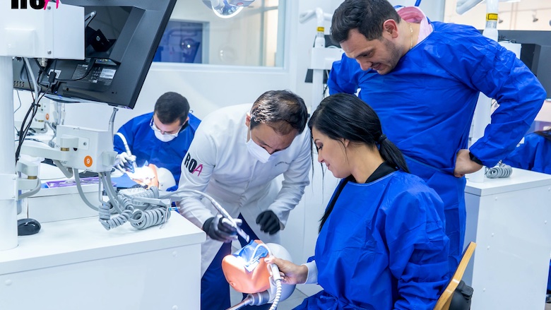 Dr. Roberto Tello Torres