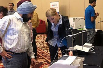 Presenting the features of the new Implantmed and the Assistina TWIN. 