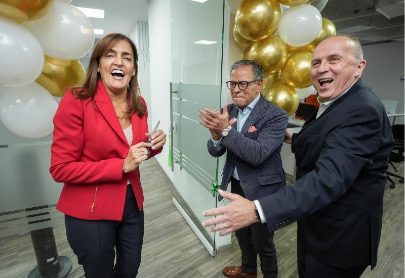 Agradecemos imensamente aos nossos parceiros de negócios da Representaciones Eurodent pela inauguração do primeiro Centro de Treinamento AEC para aplicações clínicas nas áreas médica e odontológica.