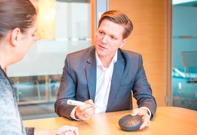 Bernhard Eder, W&H Produktmanager für Prophylaxe & Parodontologie, im Interview.