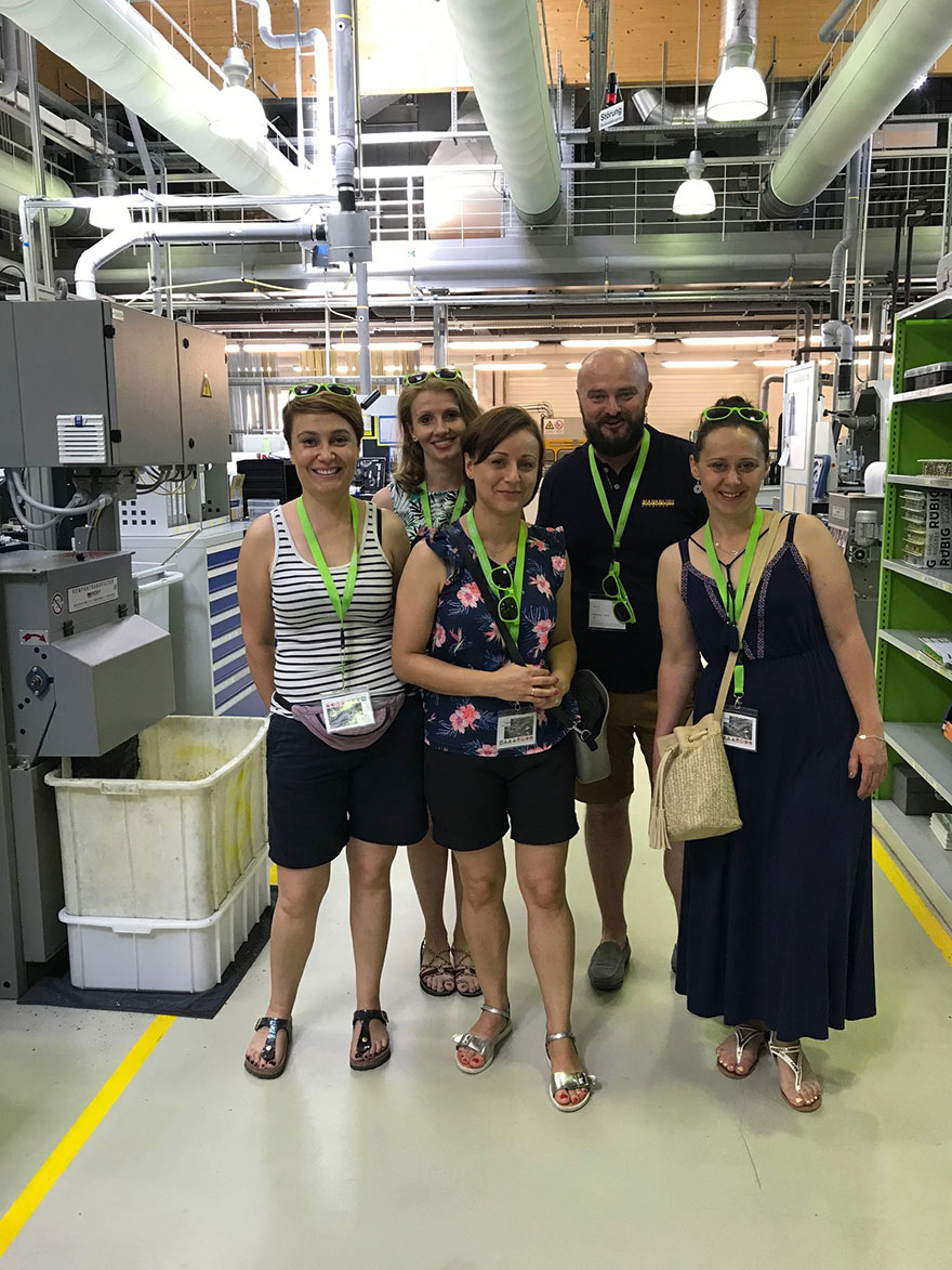 Showroom, production, assembly and much more – the visitors were given a glimpse into the world of W&H on a tour of the business.