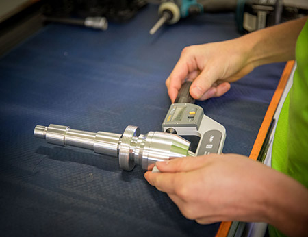 fabricación en serie o el procesamiento de piezas de fundición.