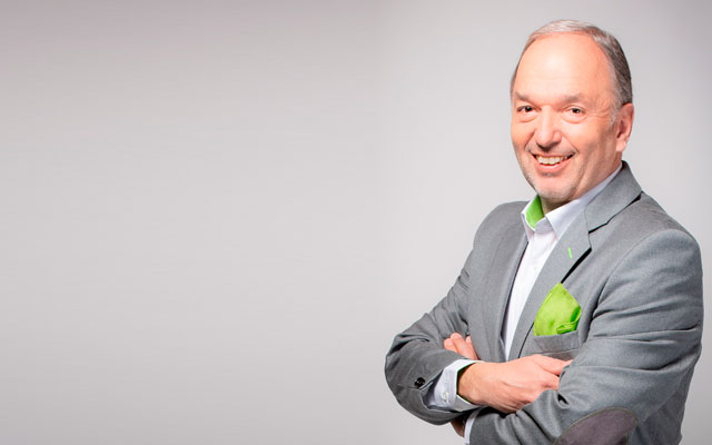 Dipl.-Eng. Peter Malata Diretor-Presidente