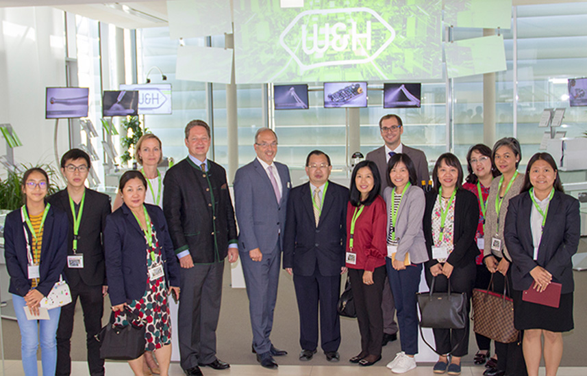 Thailändische Wirtschaftsdelegierte zu Gast bei W&H