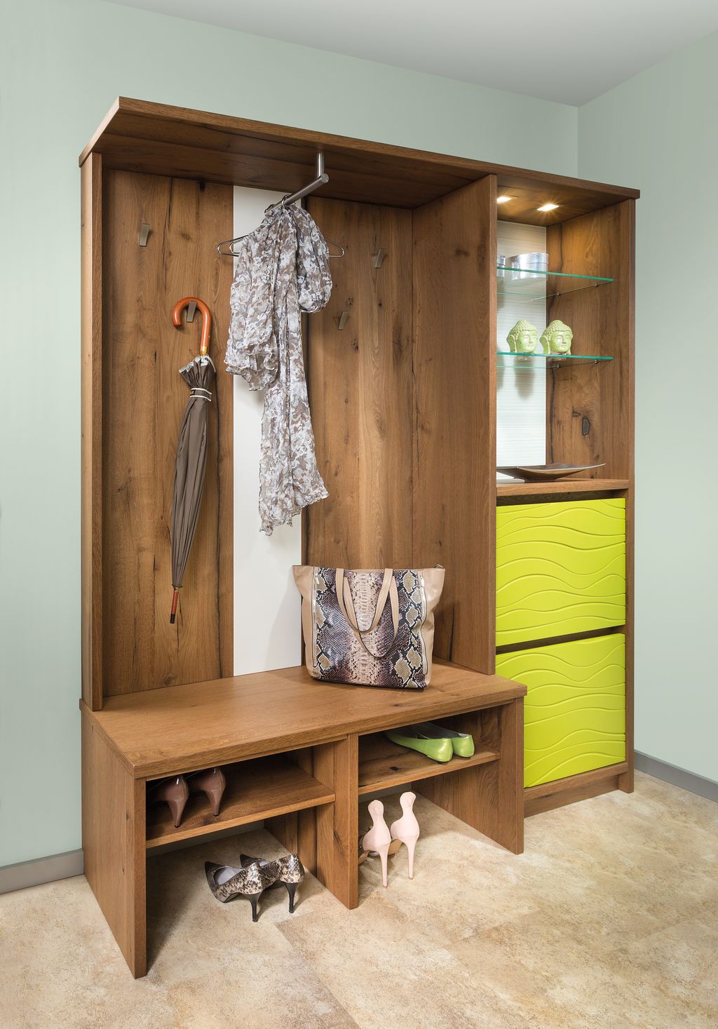 Vorzimmer mit Schuhregal