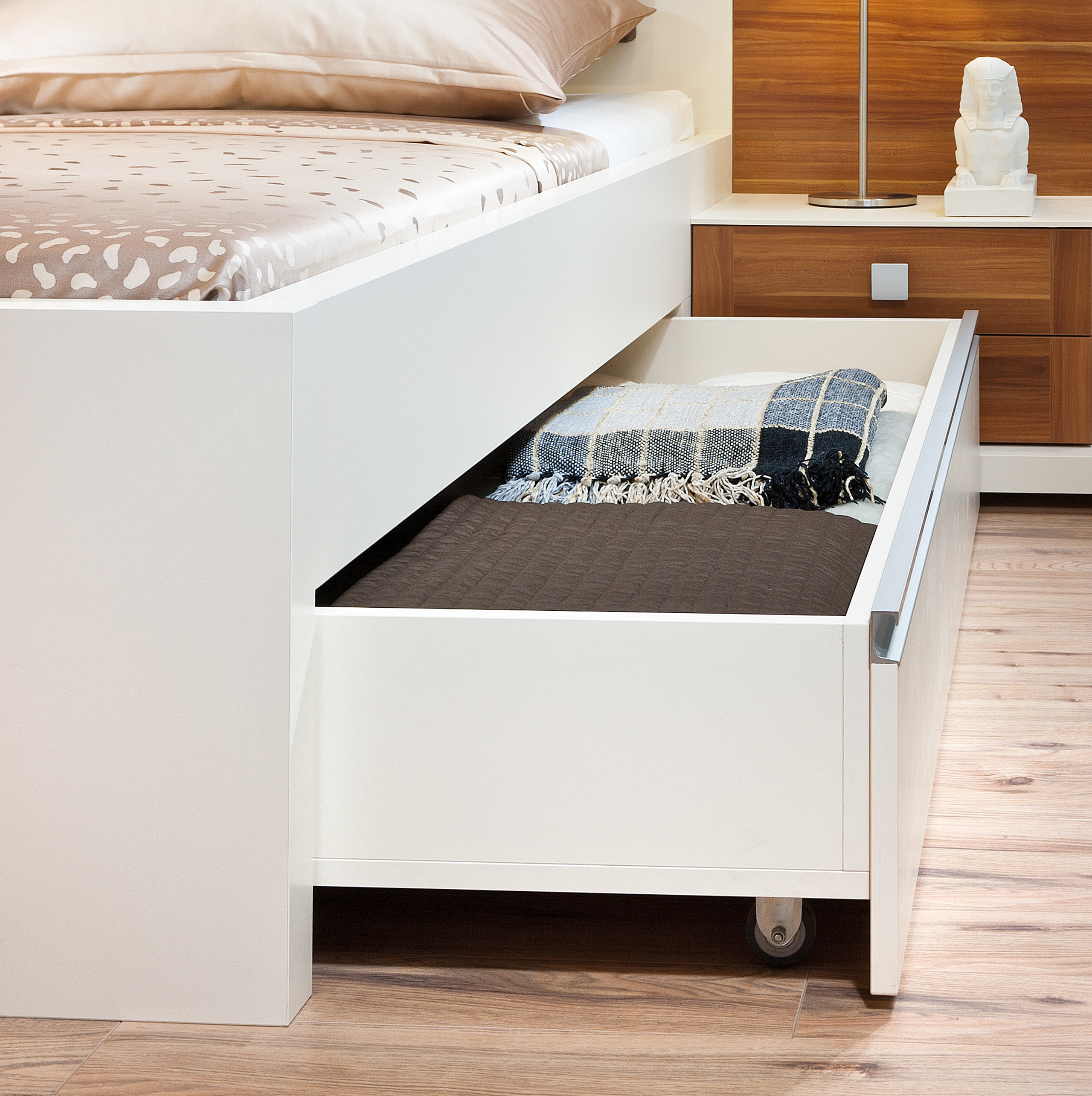Schlafzimmer Laden und Auszüge.