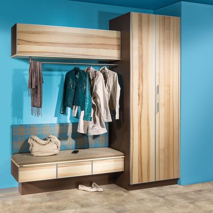 Vorzimmer mit Sitzplatz