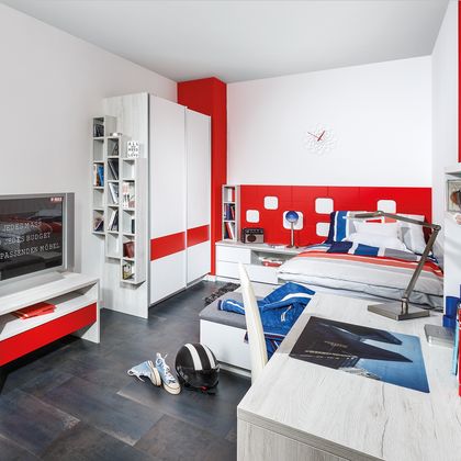 Jugendzimmer mit Schreibtisch