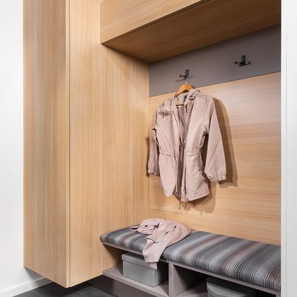 Vorzimmer mit Sitzplatz