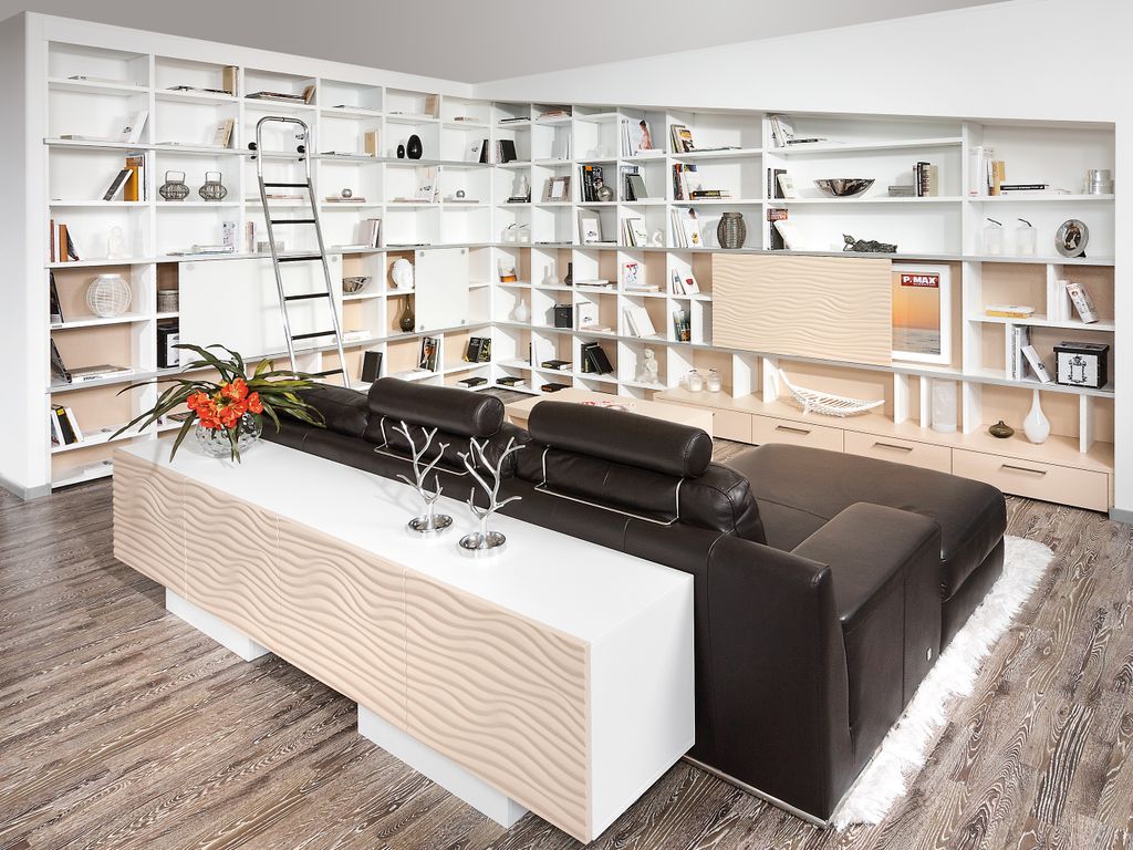 Wohnwand mit Dachschräge