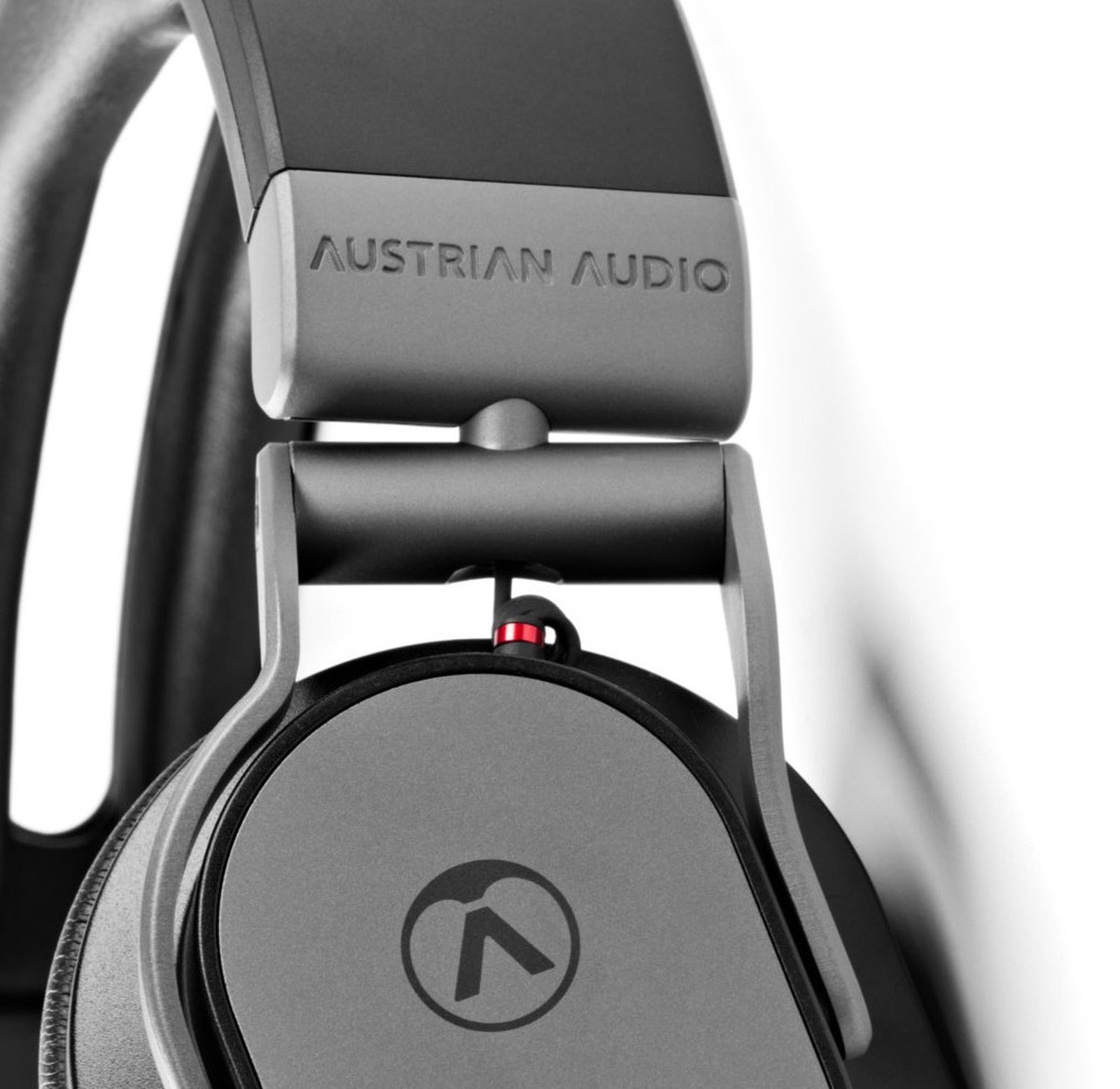 Austrian Audio Hi-X50, logo