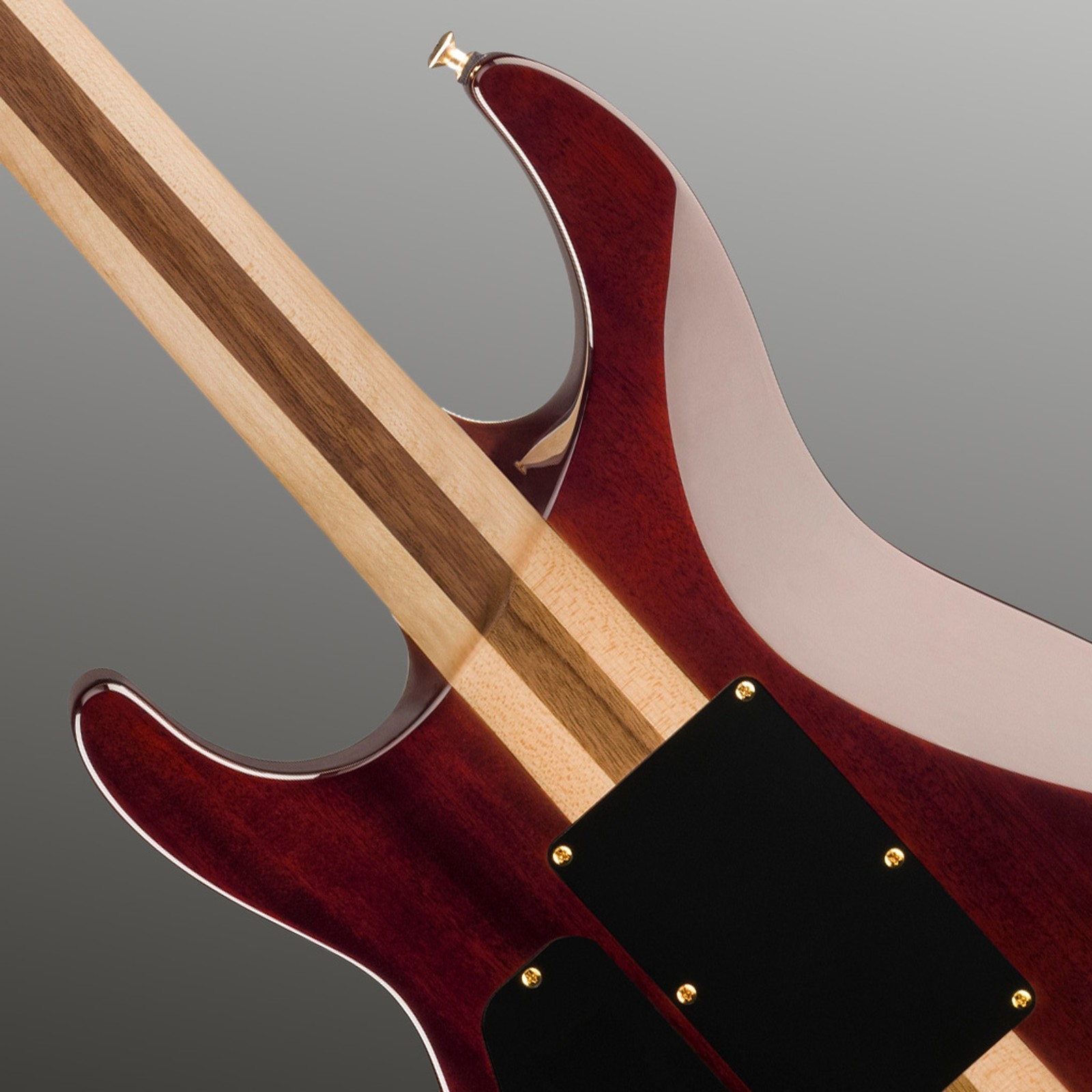 Durchgehender Hals auf der Rückseite der Jackson Pro Plus Soloist SLA3Q ATE