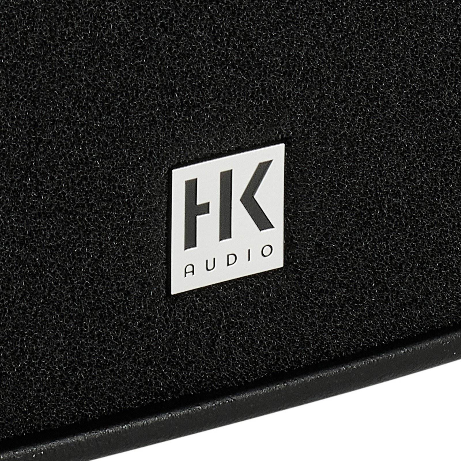 Logo auf dem Front-Gitter des HK Audio Premium PR:O 12