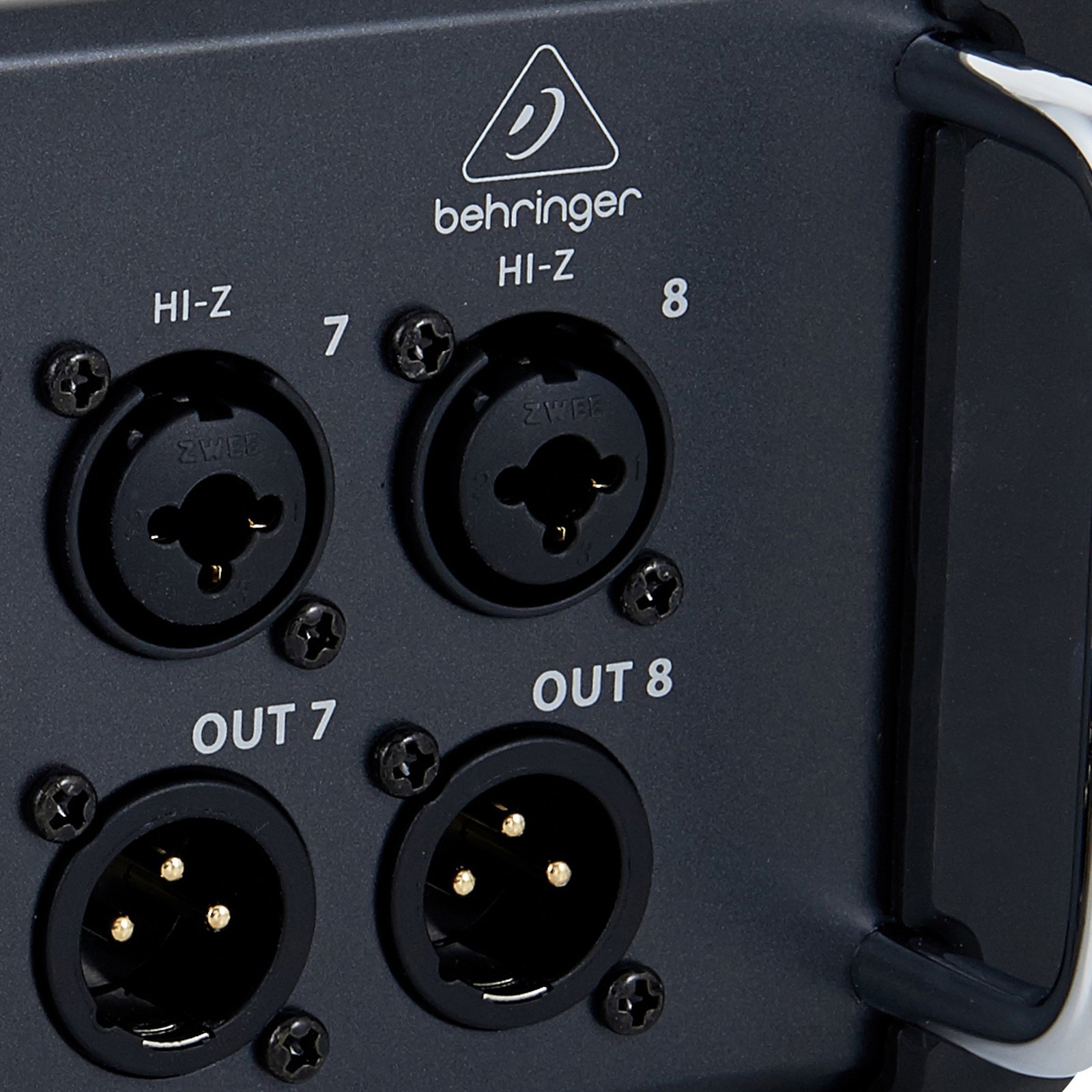 XLR-Buchsen der Behringer SD8 Stagebox