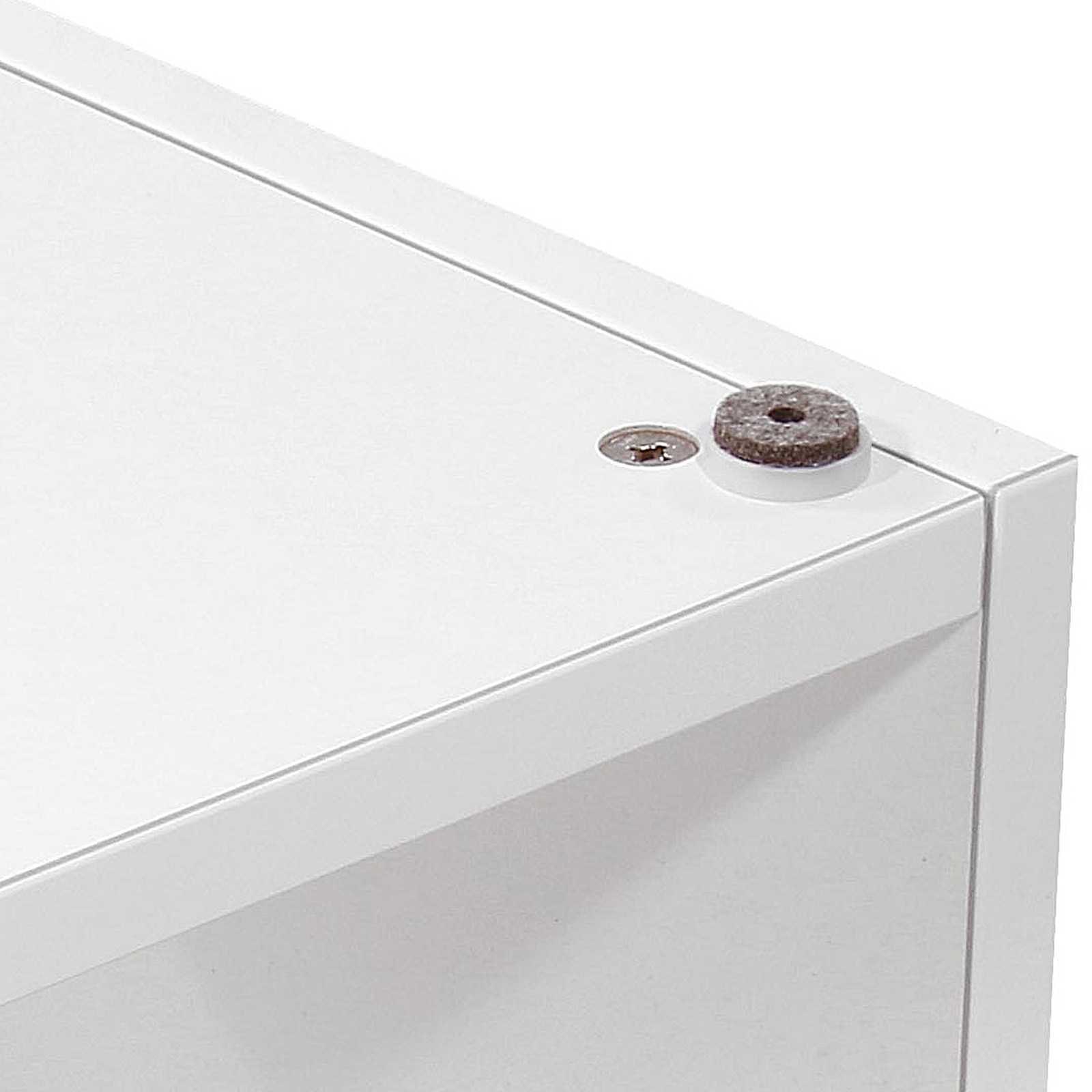 Unterseite des Thon Studio Desktop 2U WH