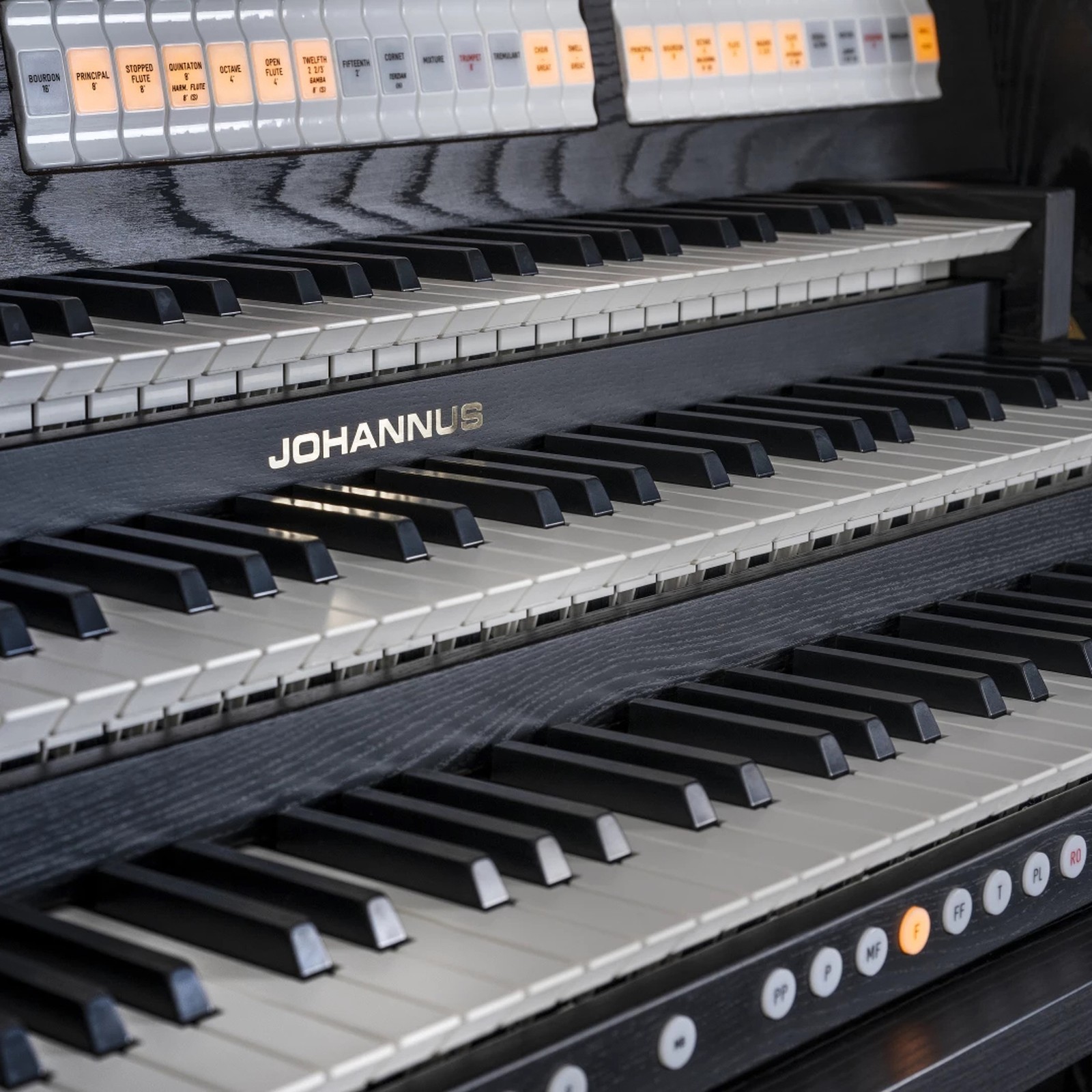 Controls of the Johannus Studio 360 Charcoal Black organ