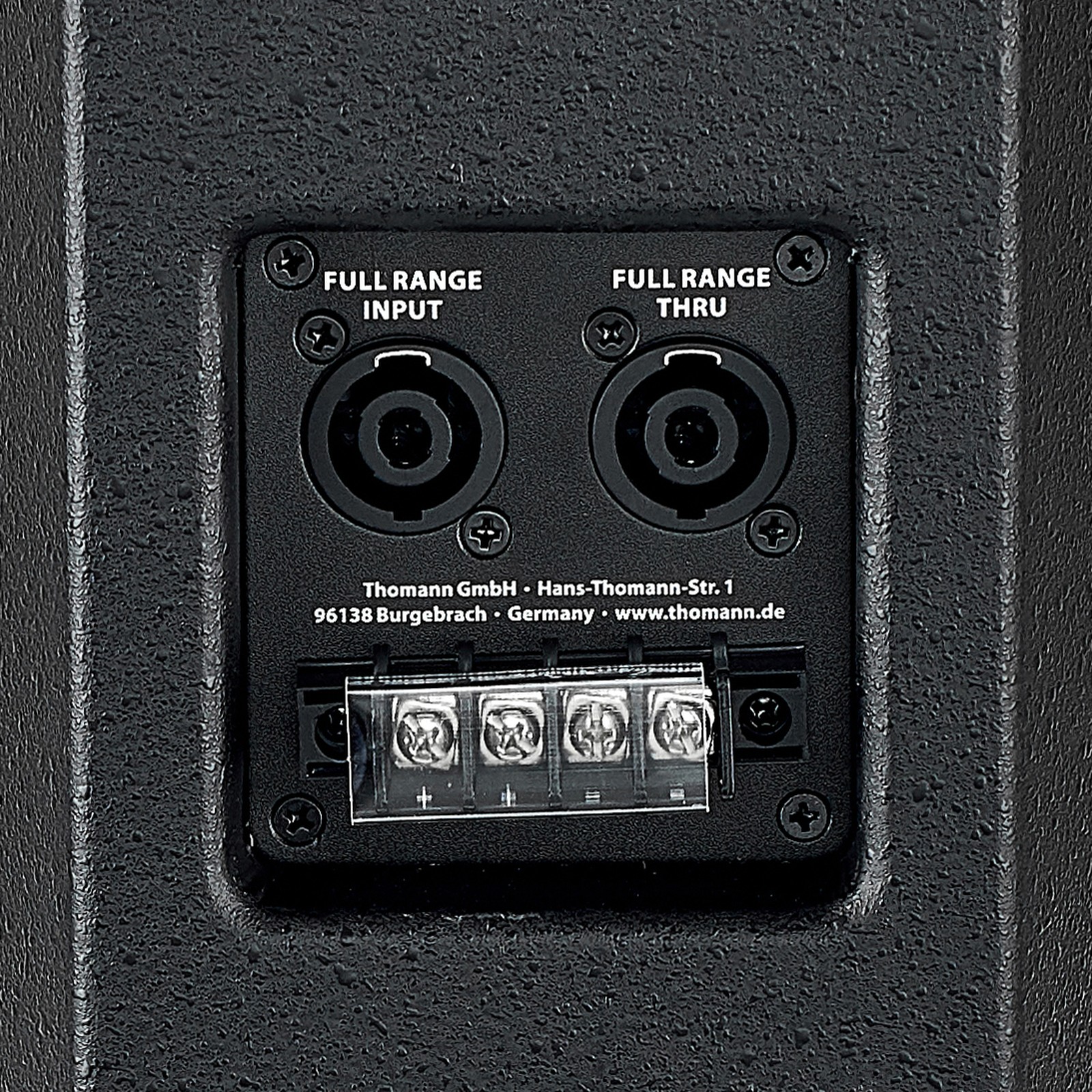 Blick auf das Anschlussfeld des the box pro Achat 404 MKII