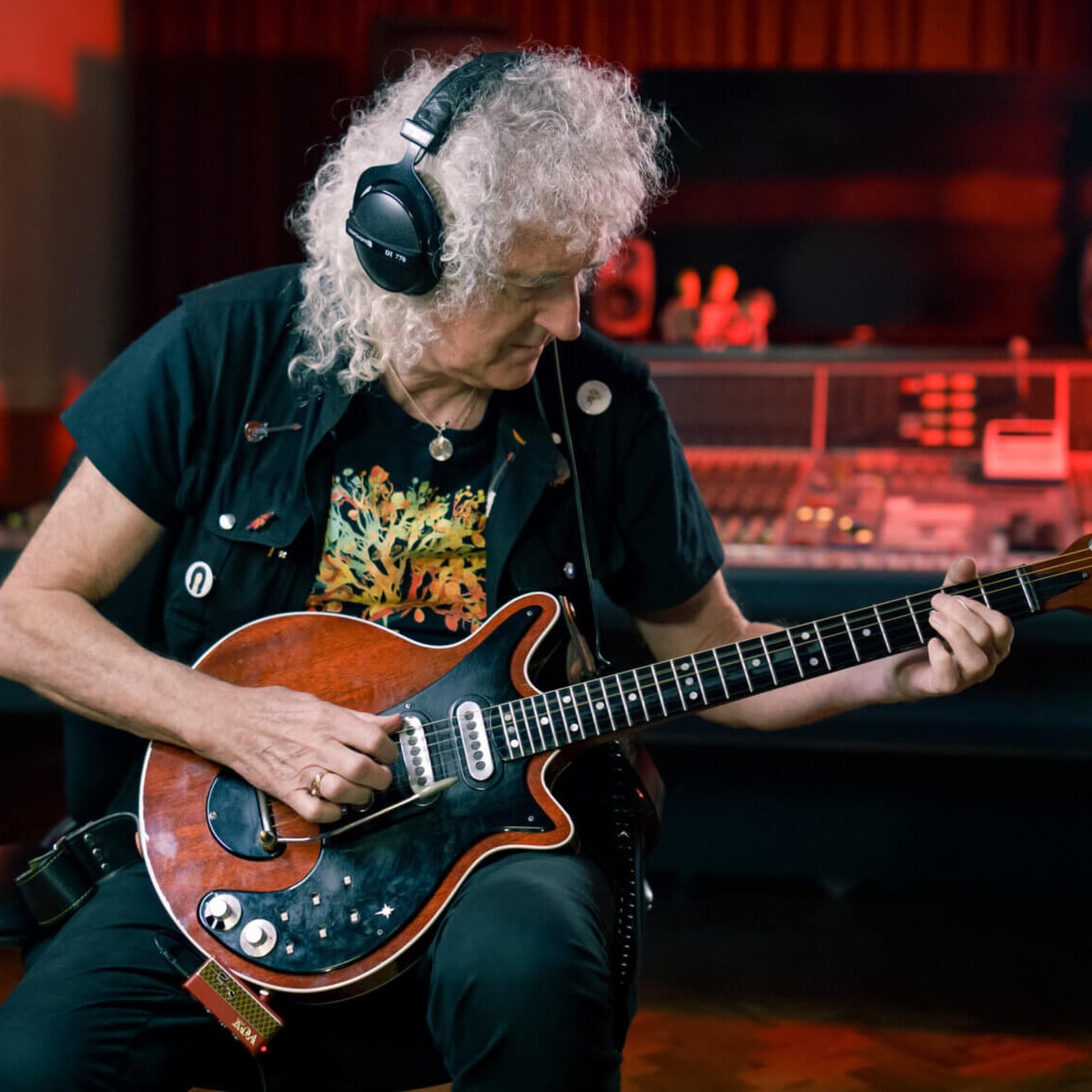 Vox AmPlug2 Brian May Kopfhörerverstärker an Red Special Gitarre