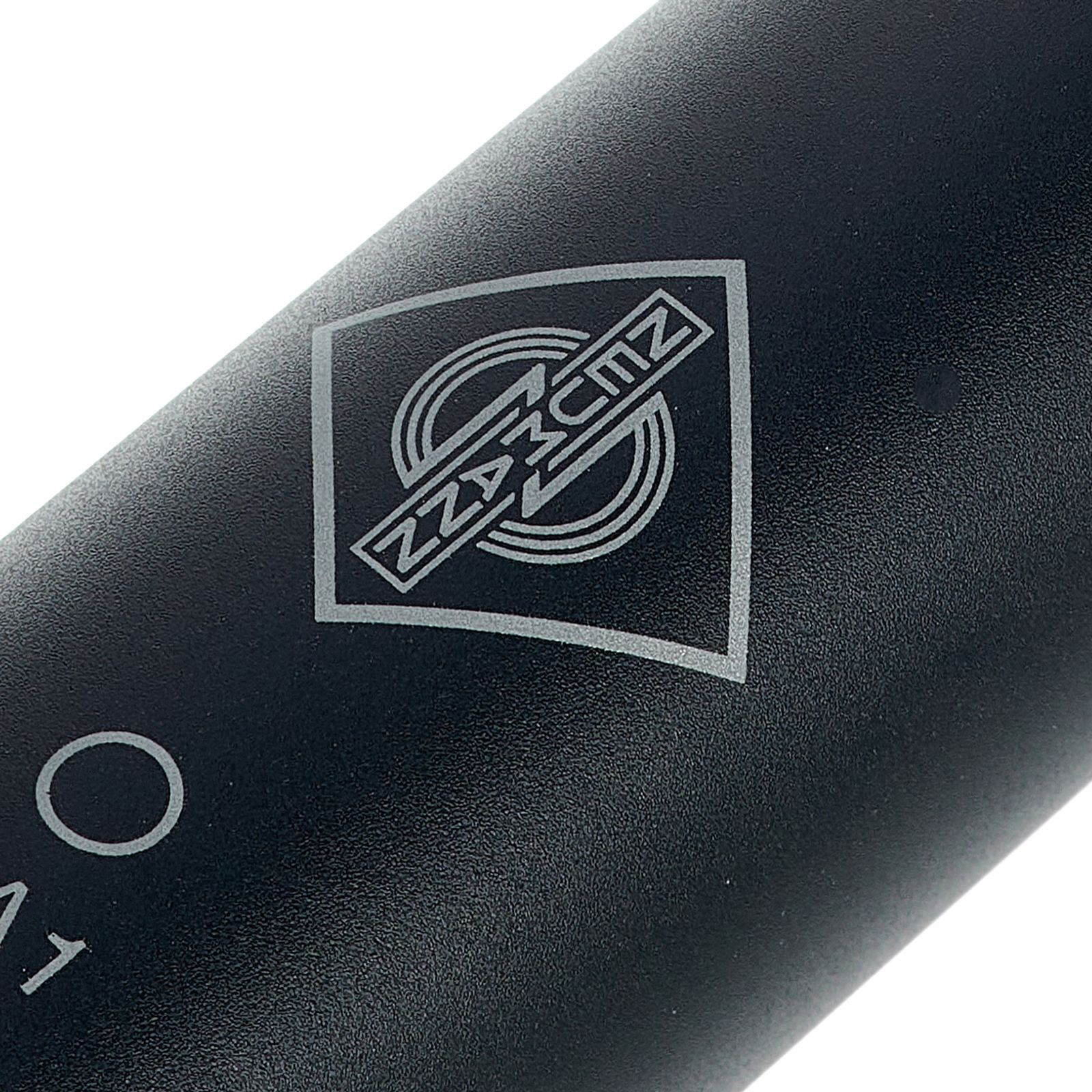 Neumann Logo auf der Seite des Neumann MA 1