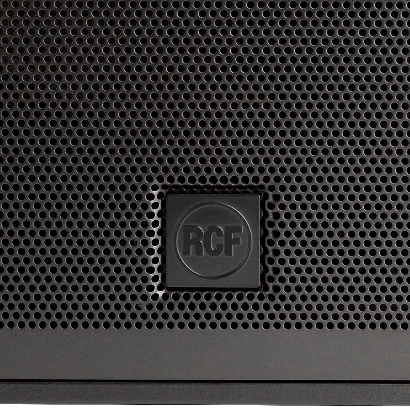 Frontgitter des RCF ART 915-A 