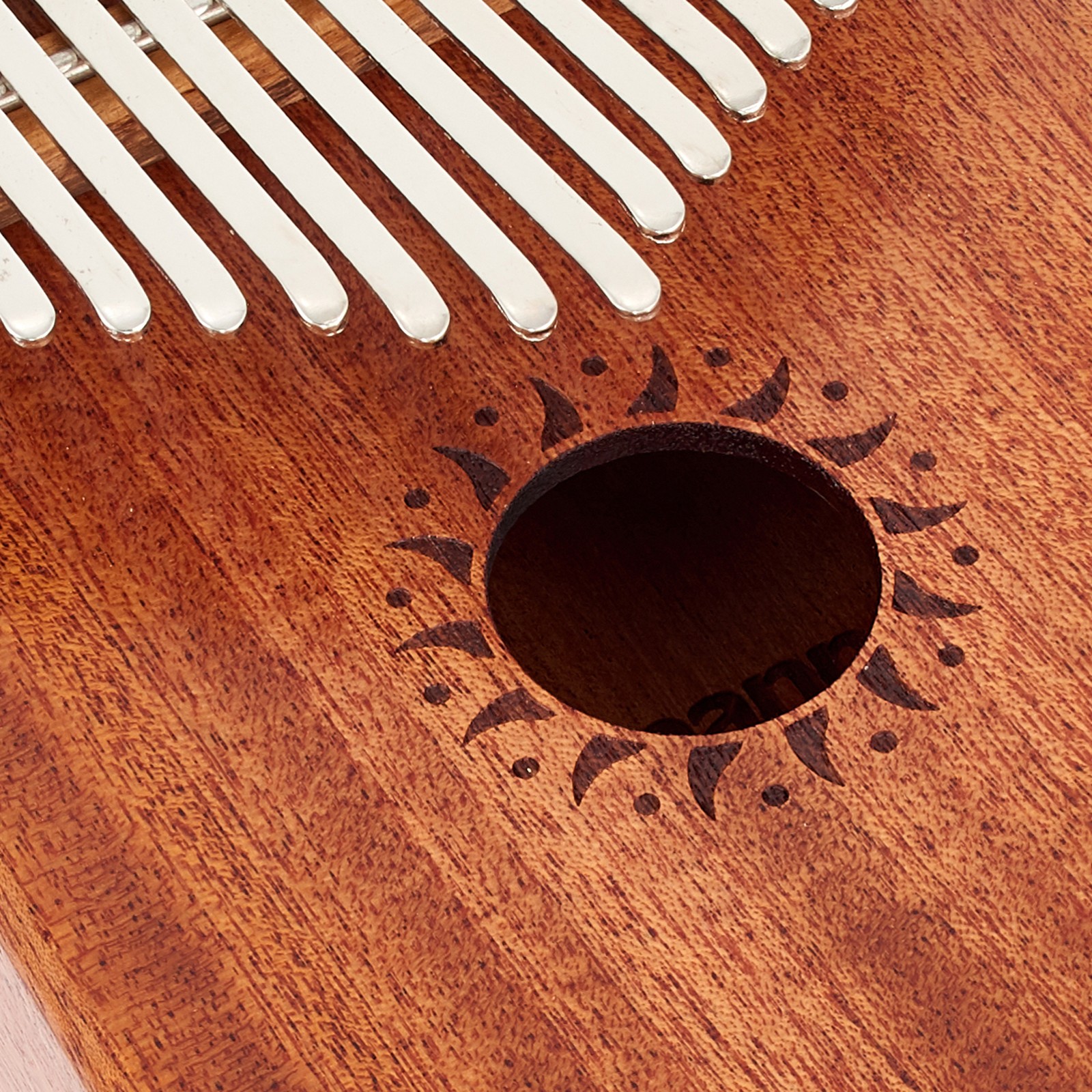 Thomann TK17-R Kalimba Schallloch