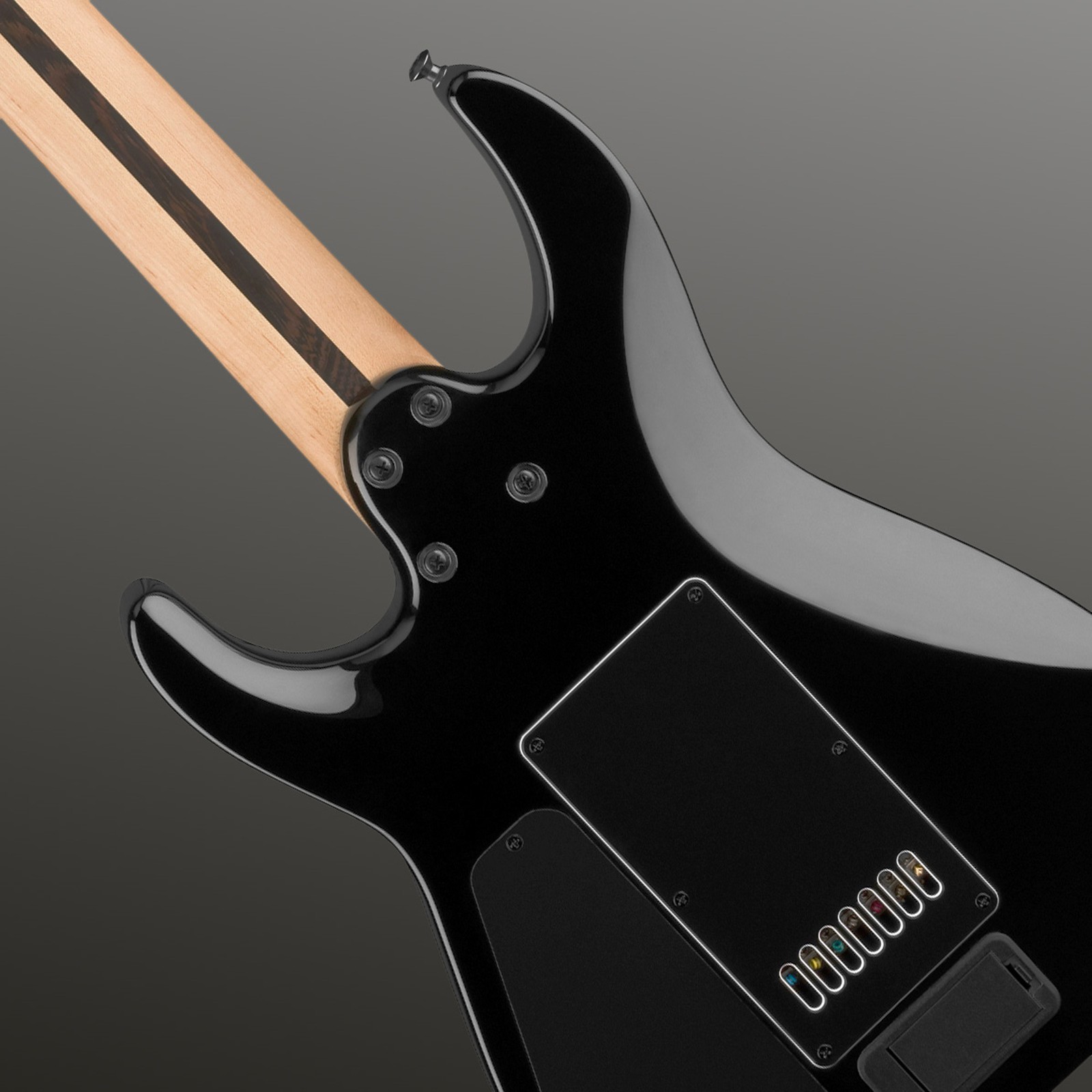 Geschraubter Hals auf der Rückseite der Jackson Pro Plus MDK HT7 GS