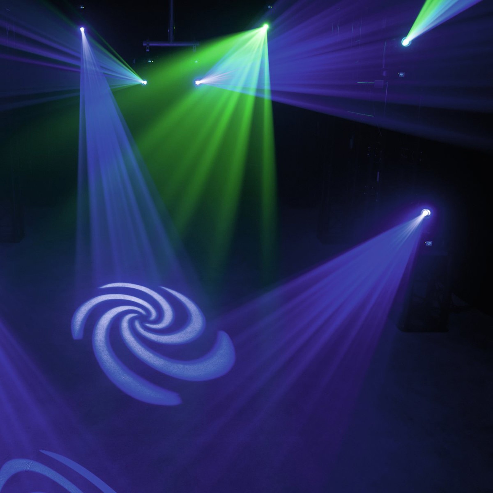 Moving-Head Spot mit Farbrad, Goborad, Prisma und Fokus