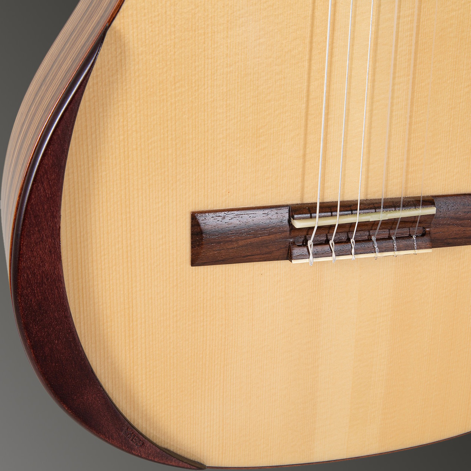 Abgerundete Armauflage an der Decke der Manuel Rodriguez 40-S