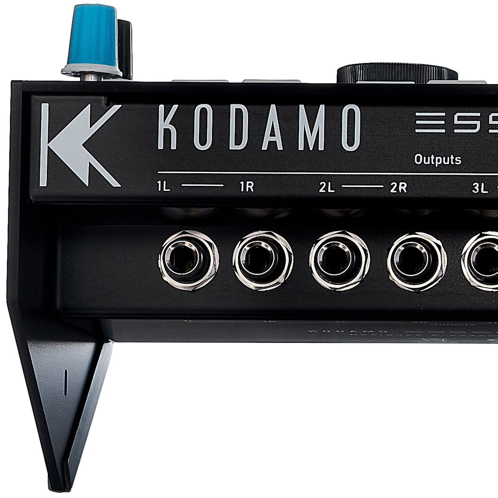 Kodamo  Logo am Essence FM MKII Synthesizer