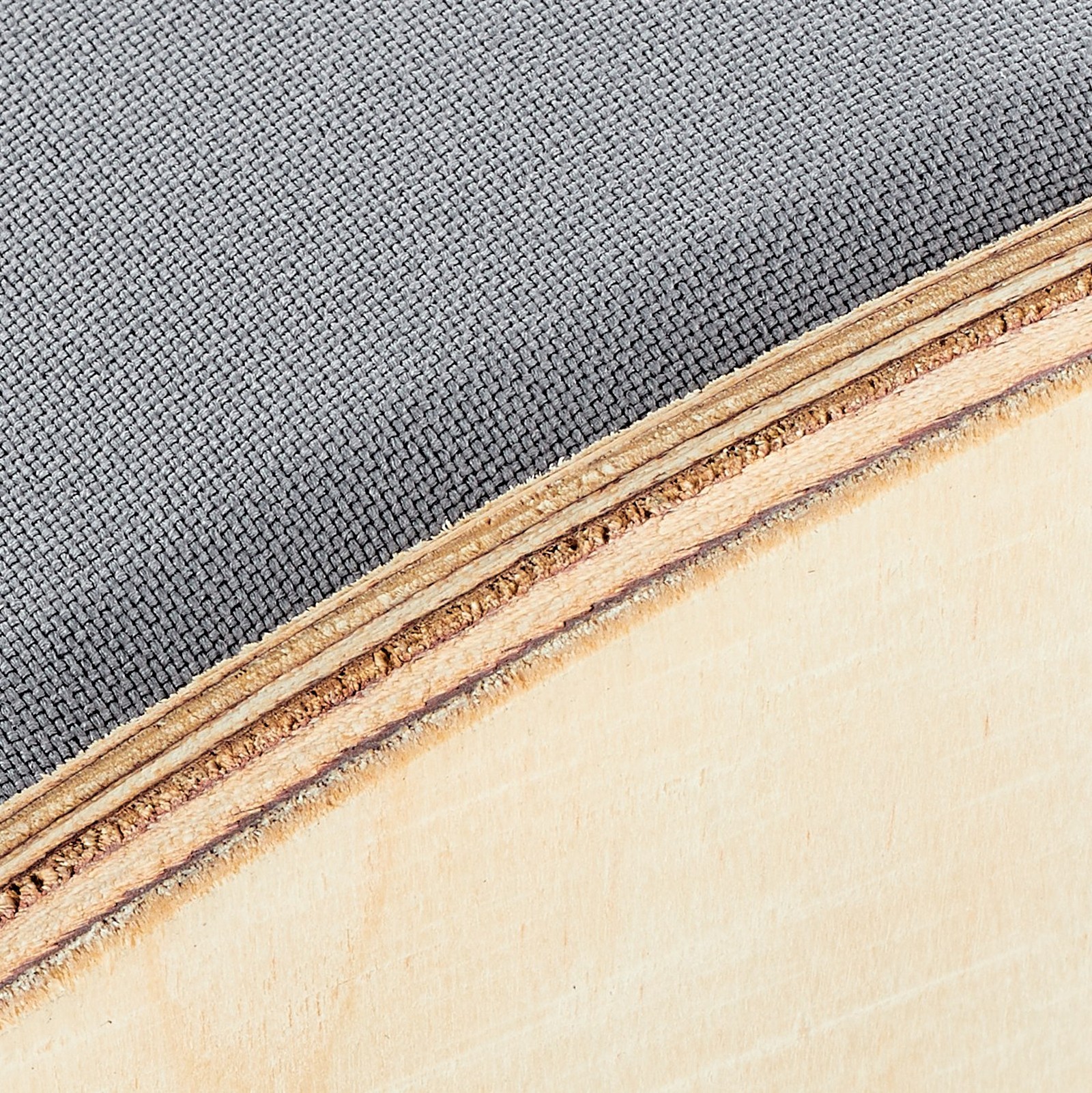 Holzkante am Hofa Basstrap 104 Grey