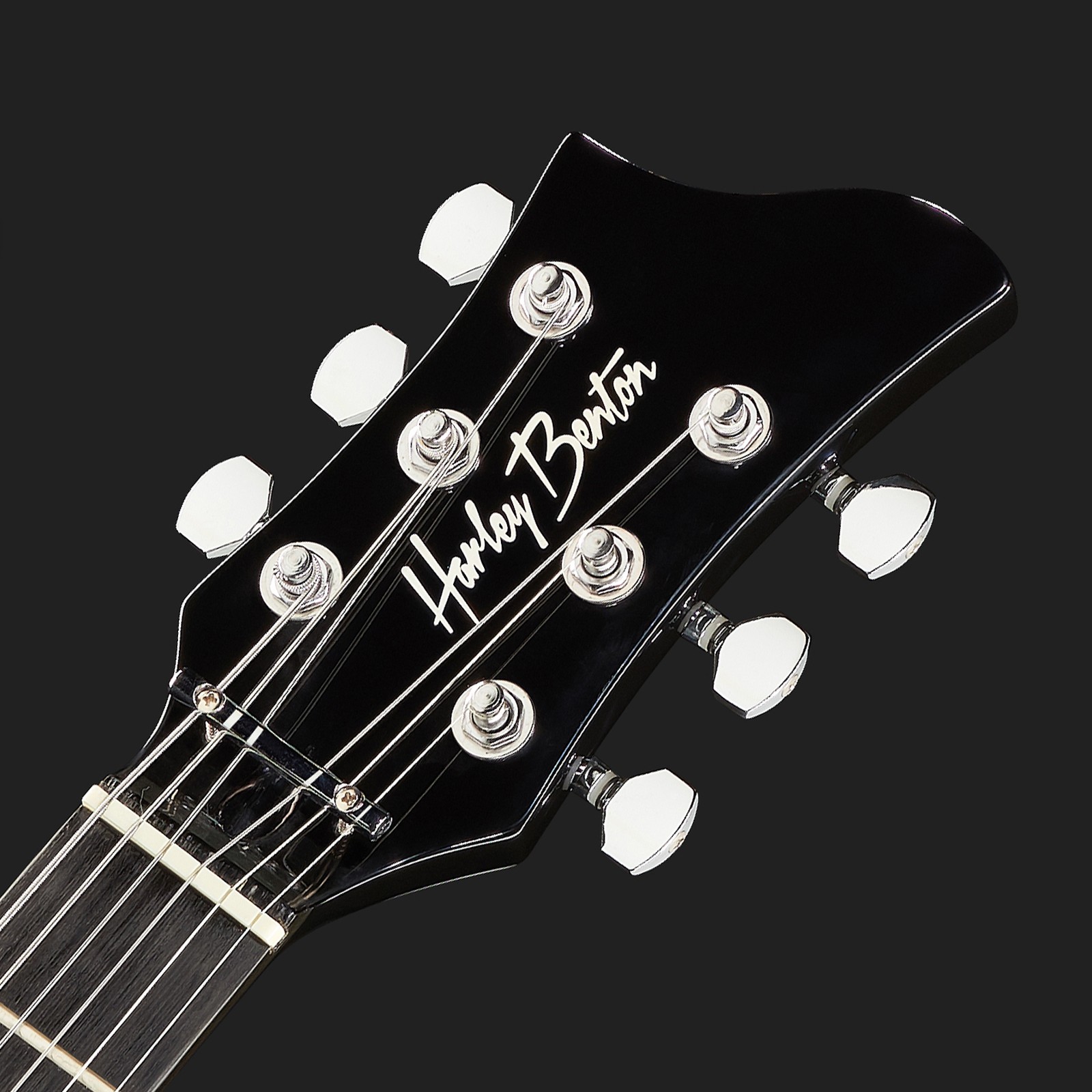 Kopfplatte der Harley Benton Custom Line ResoKing BK E-Gitarre