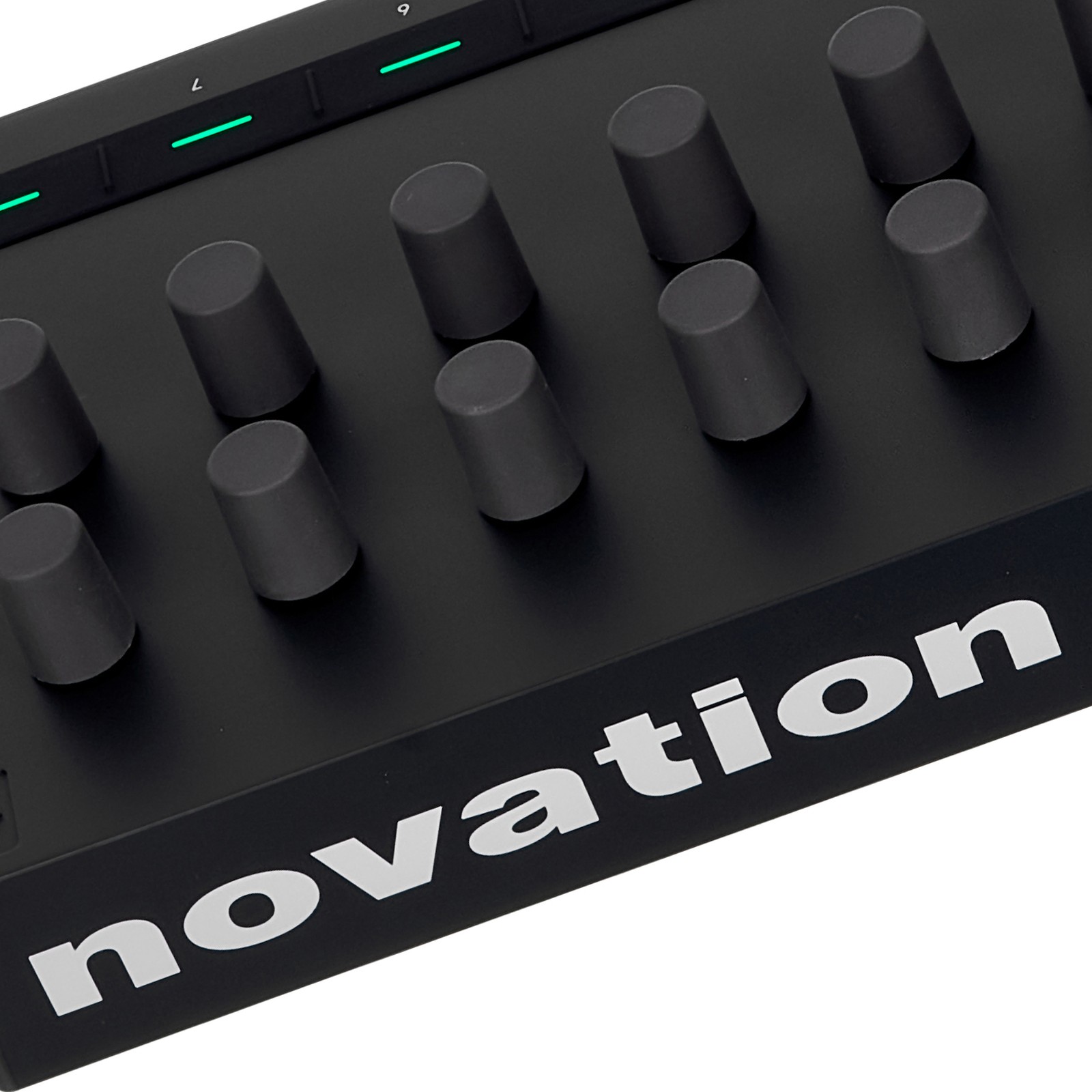 Herstellerlogo auf dem Novation Launch Control 3 Controller