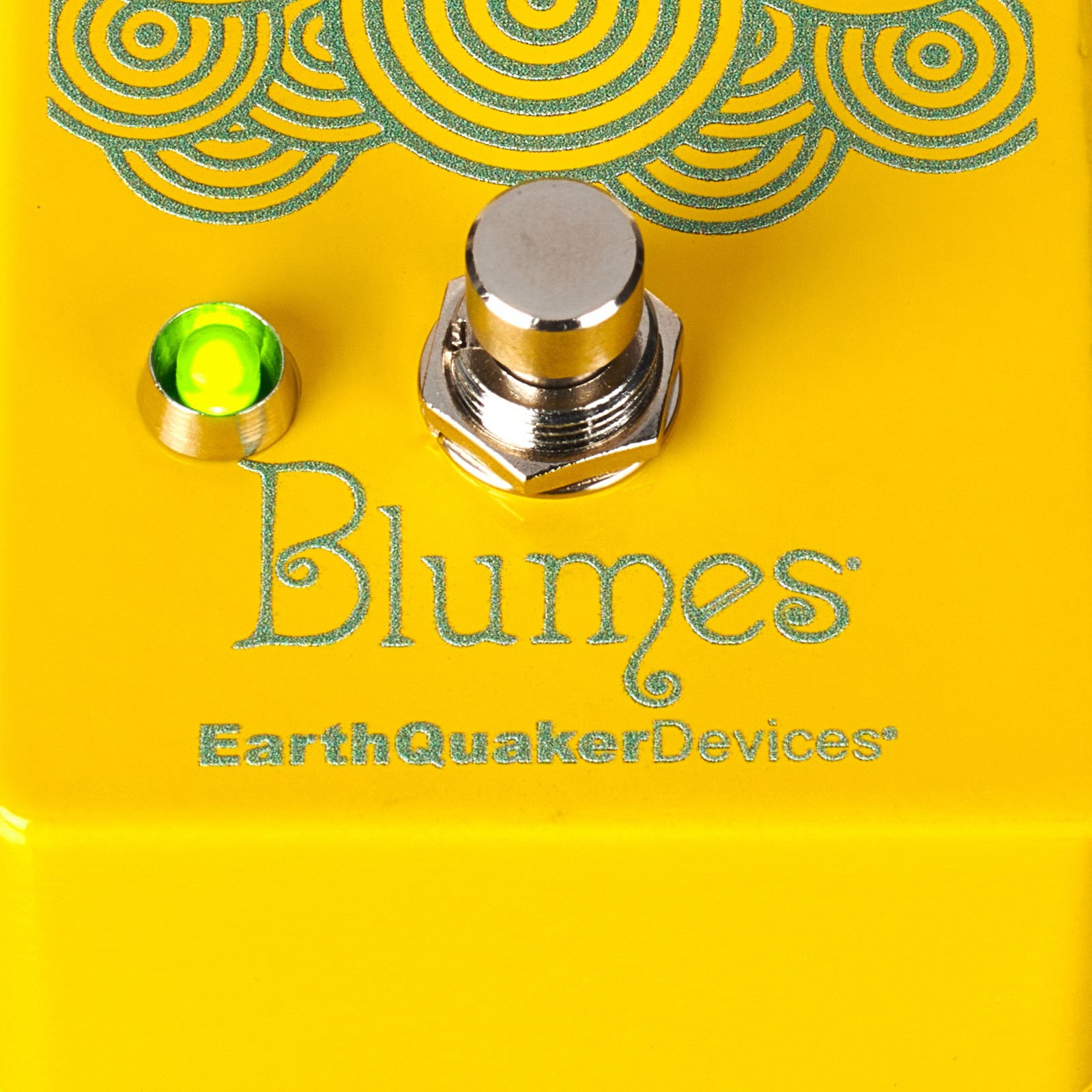 Fußschalter des EarthQuaker Devices Blumes Low Signal Shredder