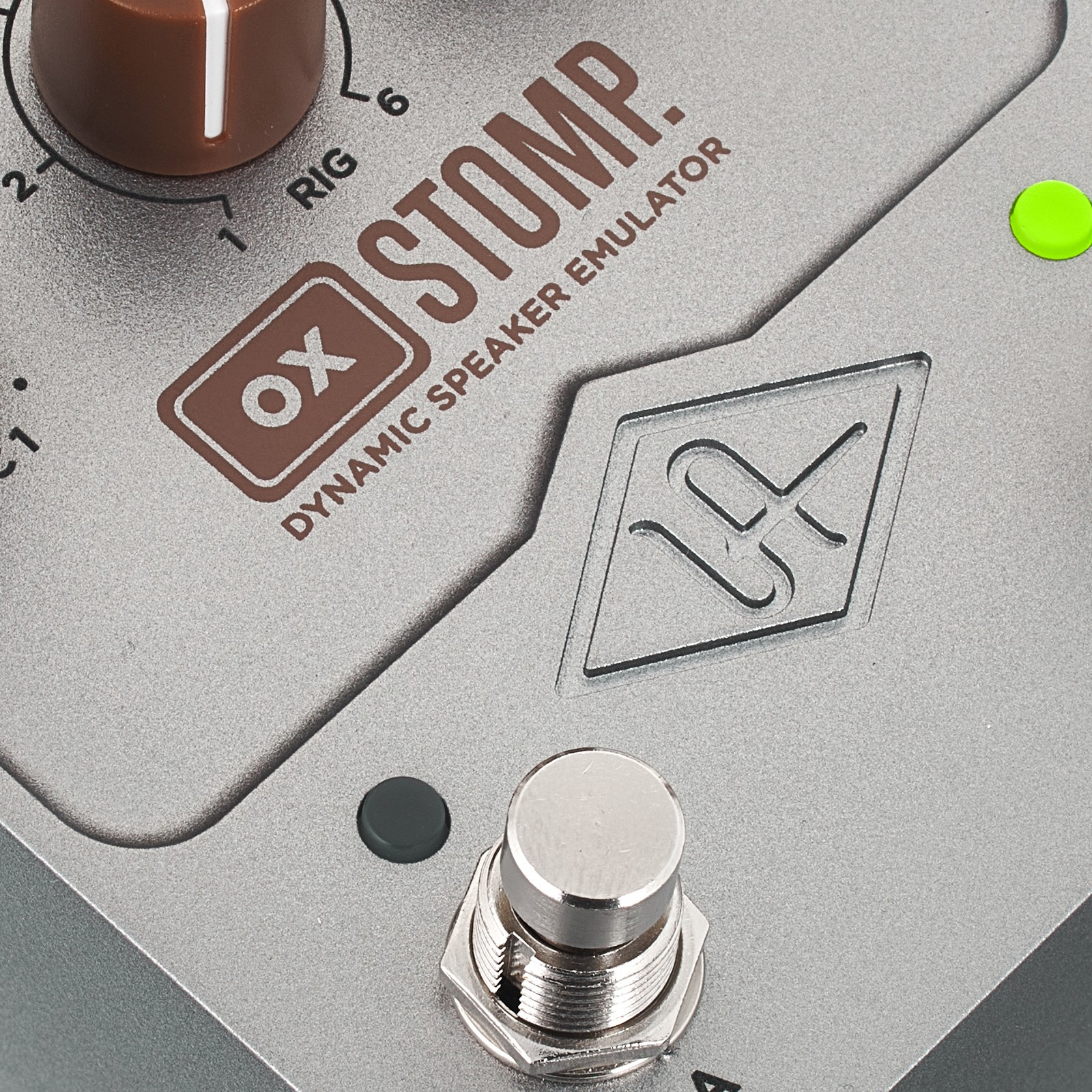 Interrupteur à pied de l’UAFX OX Stomp Dynamic Speaker d’Universal Audio