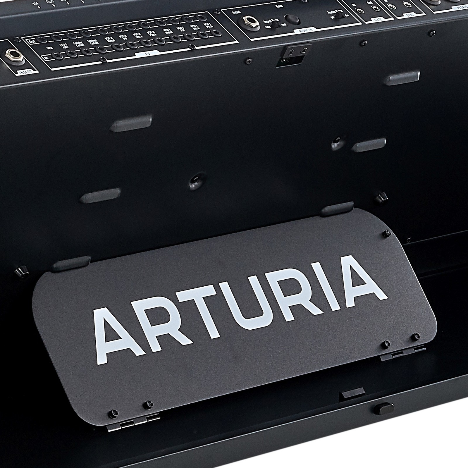 Arturia Logo am monophonena MatrixBrute Noir Analog-Synthesizer