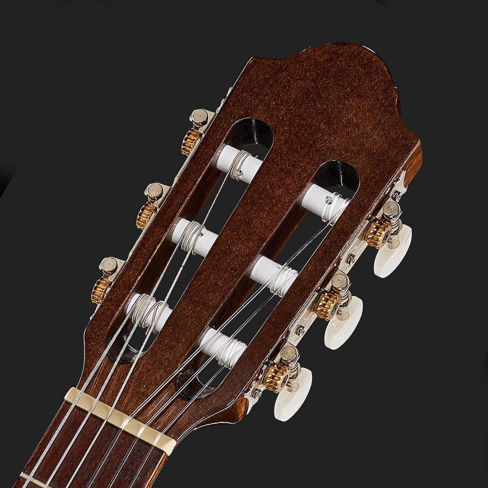 Kopfplatte einer Konzertgitarre