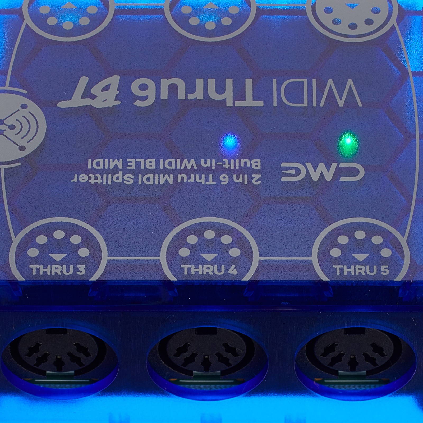Vorderseite des CME WIDI Thru6 BT MIDI-Verteilers
