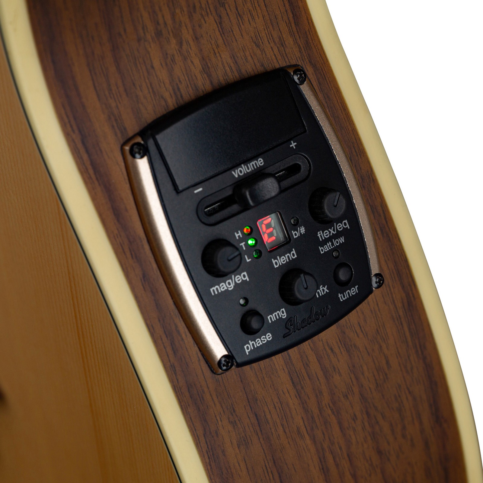 Preamp in der Zarge des des Warwick Alien Deluxe Hybrid 4 LH NT