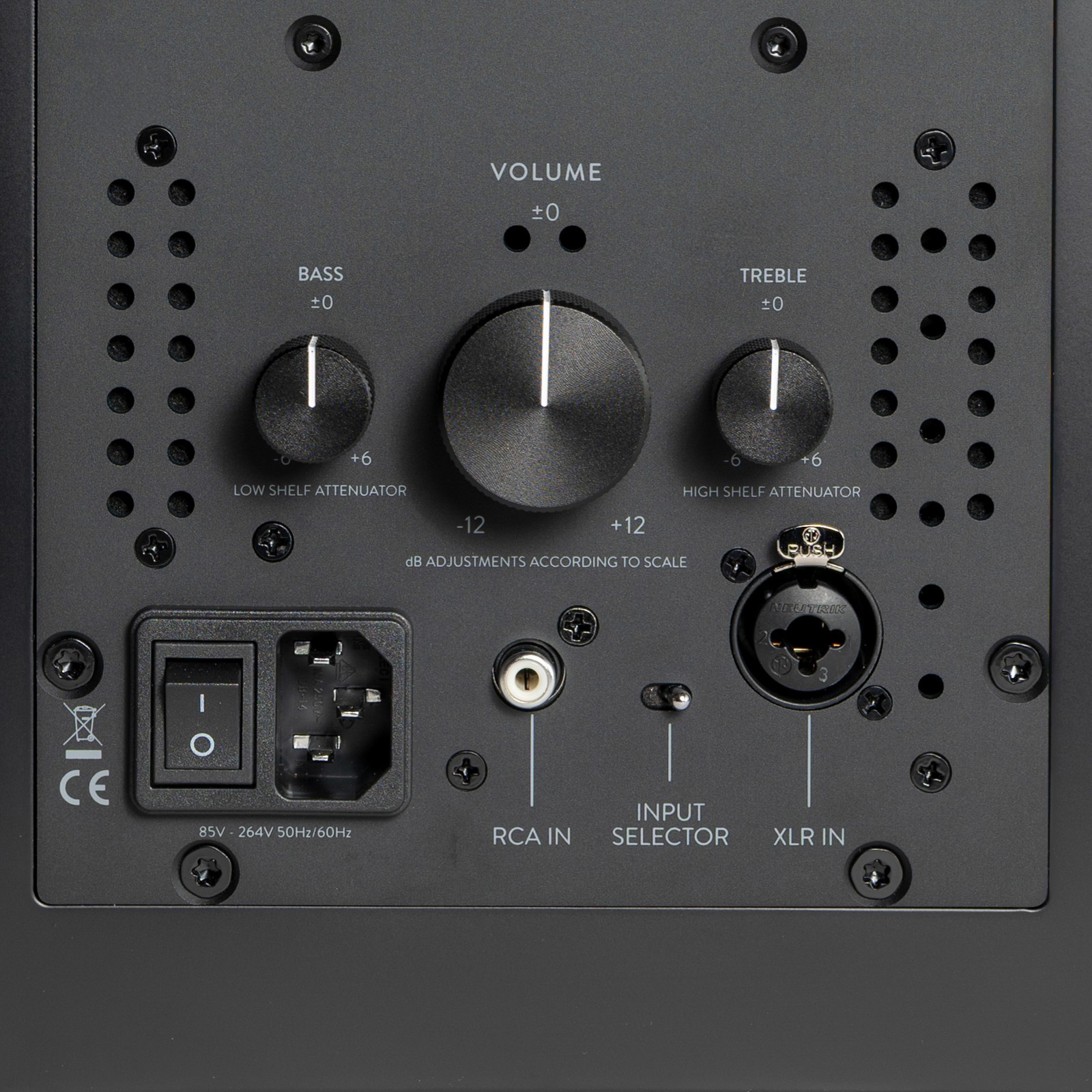 Bedienfeld des HEDD Type 07 A-CORE Studiomonitors