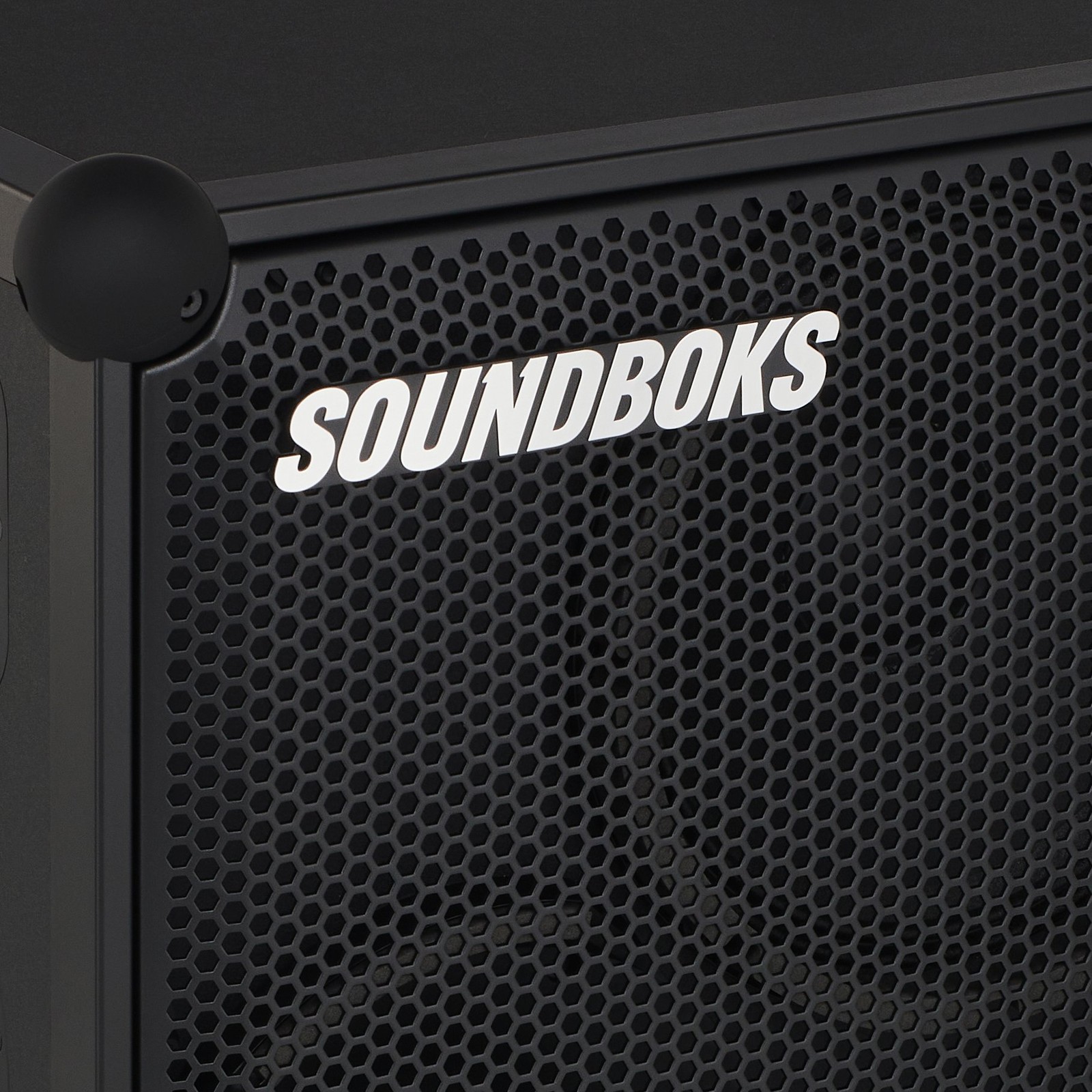 Soundsboks Logo auf dem Frontgitter