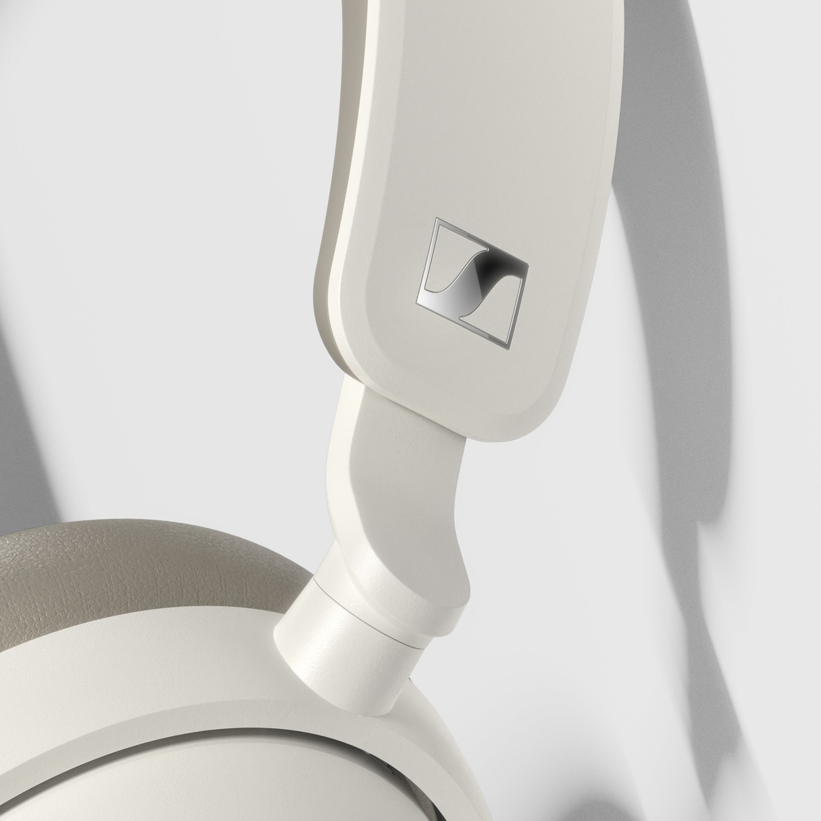 Sennheiser ACCENTUM Plus White von der Seite