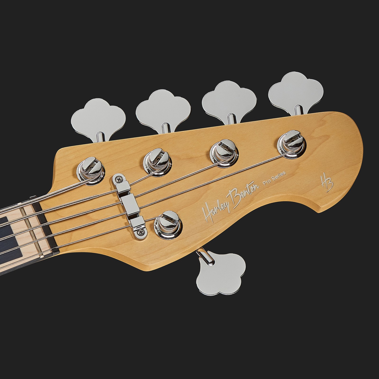 Bassgitarre Kopfplatte von Harley Benton mit 5 Saiten