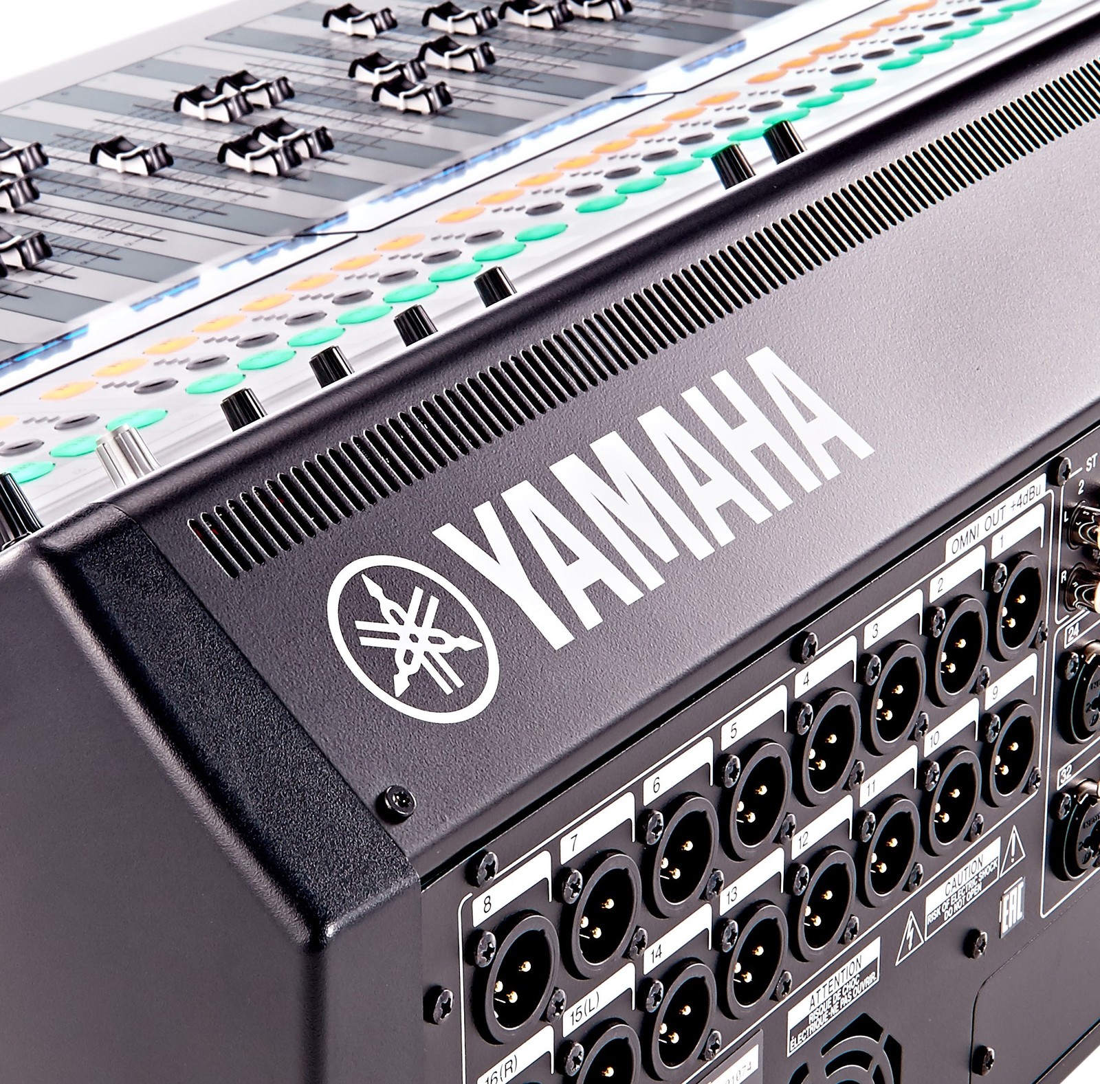 Logo Yamaha sul mixer digitale TF-5